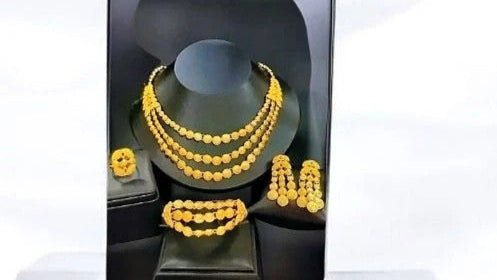 Parure Traditionnelle Gravée en Doré Coffret Luxe